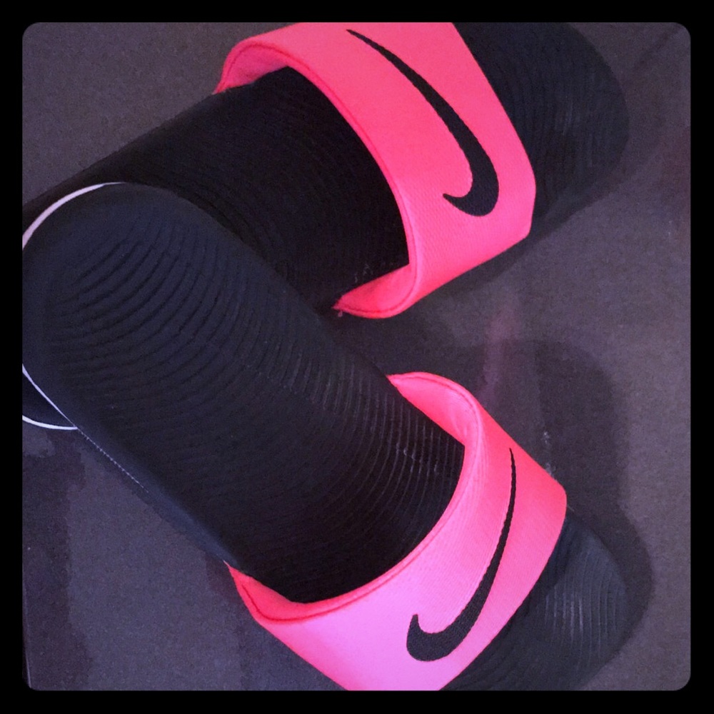 Nike slides
